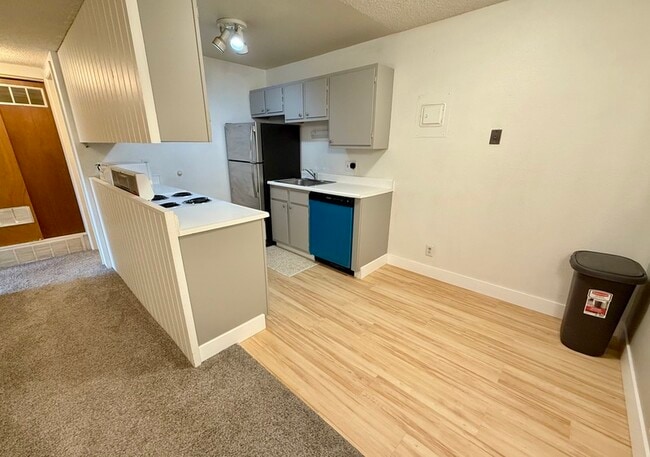 Building Photo - 1606 Cottonwood Dr