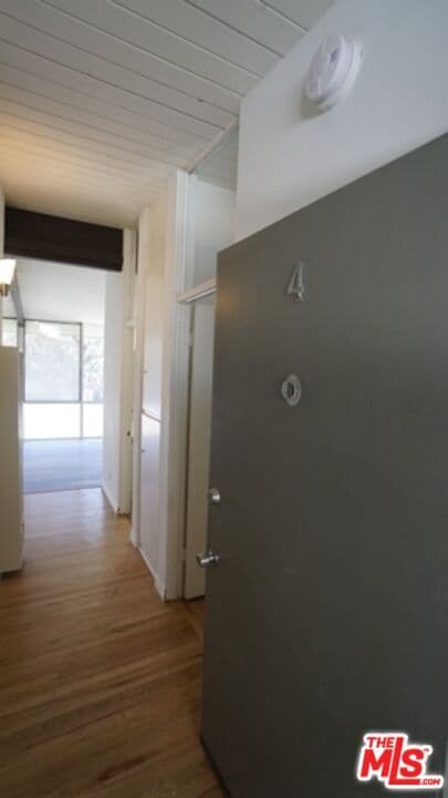 Building Photo - 11133 Rose Ave