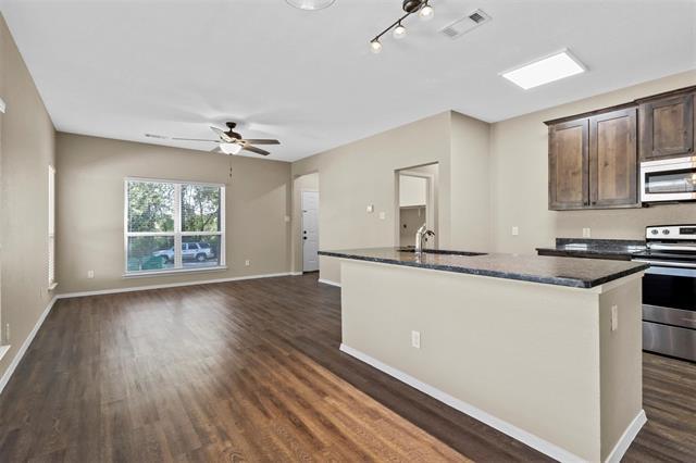 Building Photo - 427 Jannie St