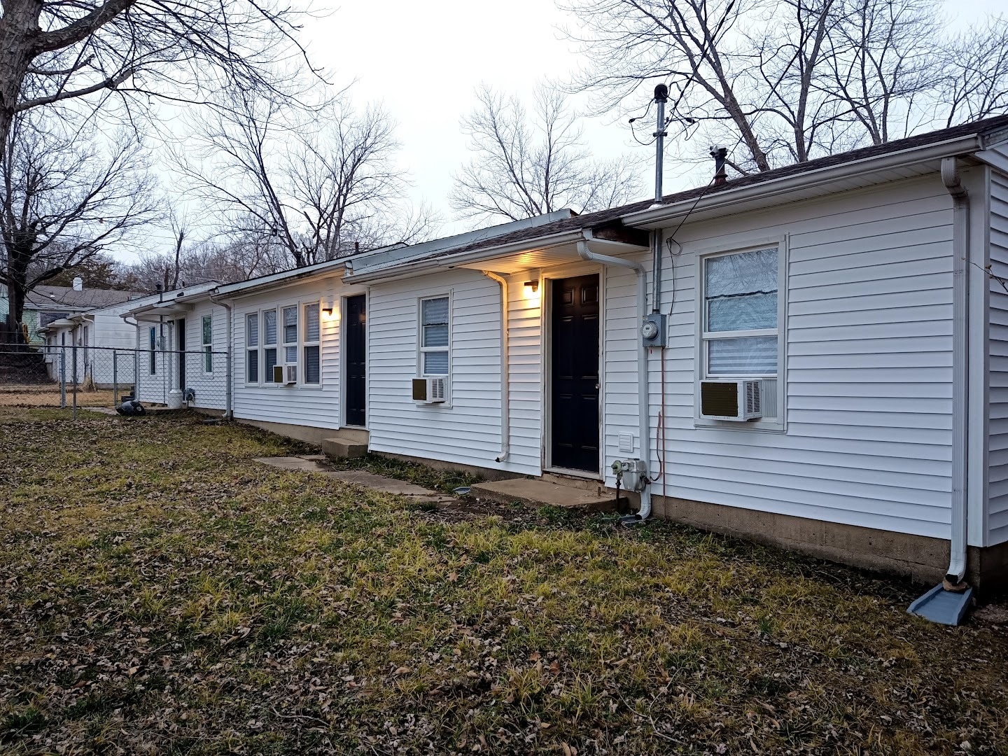 Building Photo - 303 Fleetwood Dr