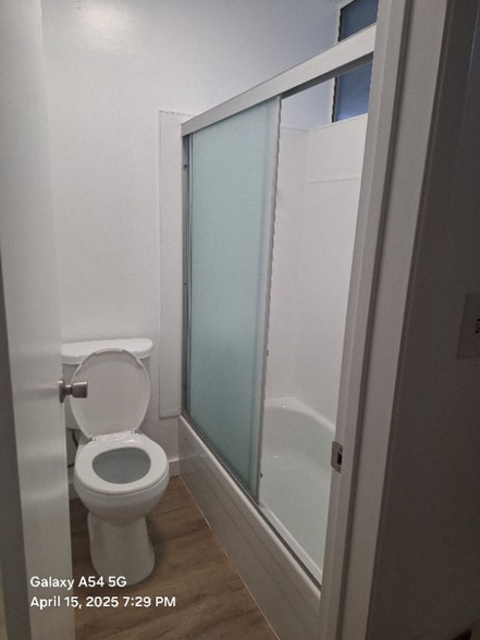 Building Photo - 609 De La Vina St