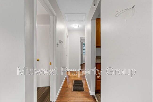 Building Photo - 306 Banff Cir