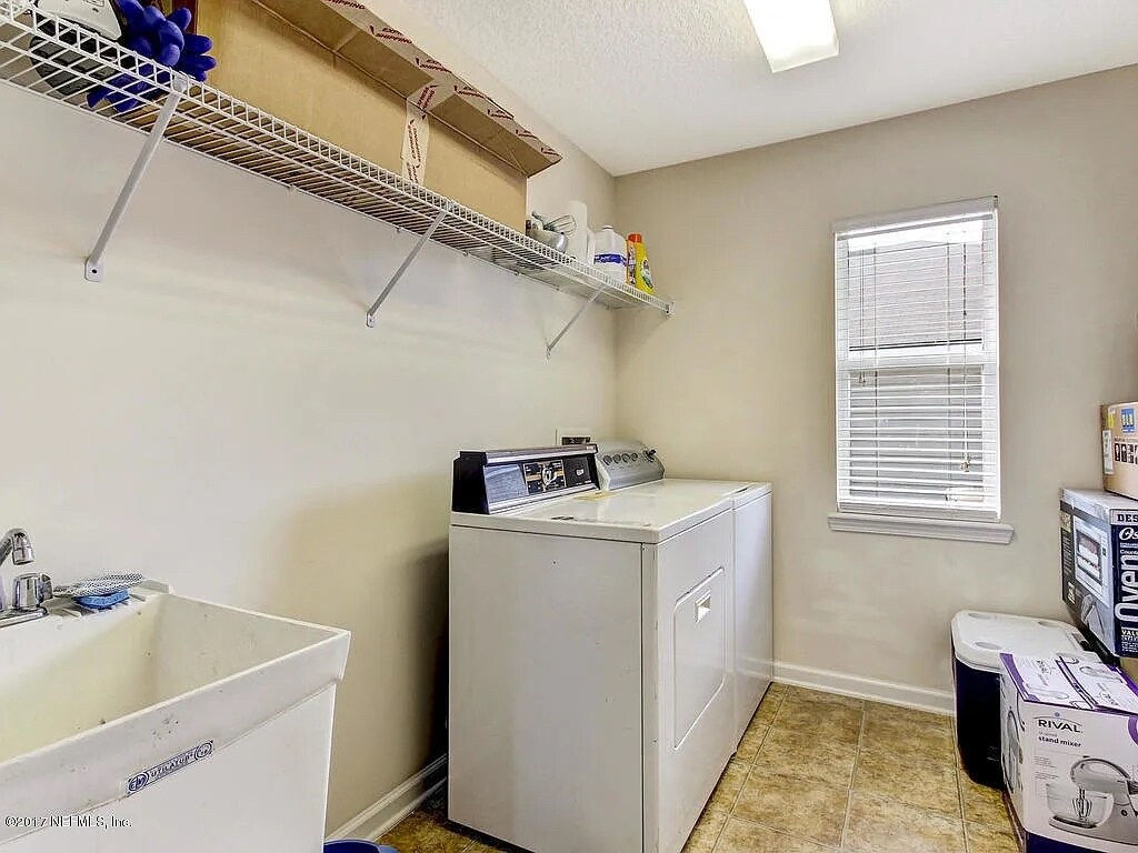 Building Photo - 6123 Fillyside Trl
