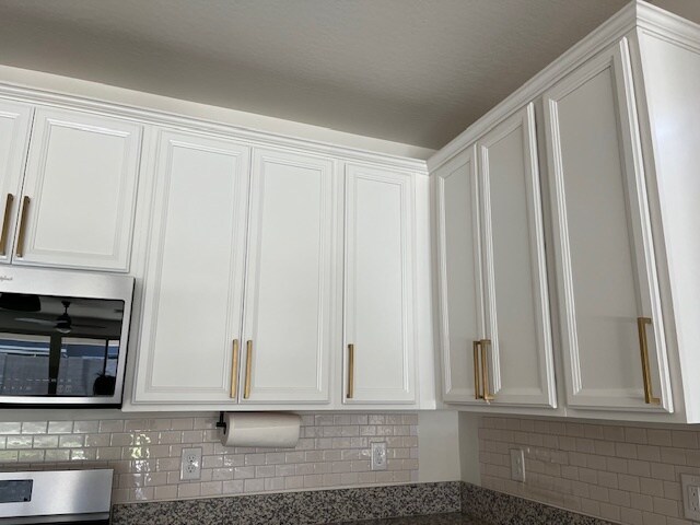 Building Photo - 35040 N Barrel Rd