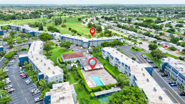 Building Photo - 7787 Golf Cir Dr