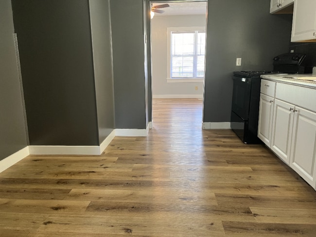 Building Photo - 2409 Perkins Dr