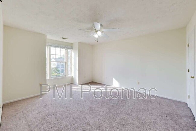 Building Photo - 605 Himes Ave