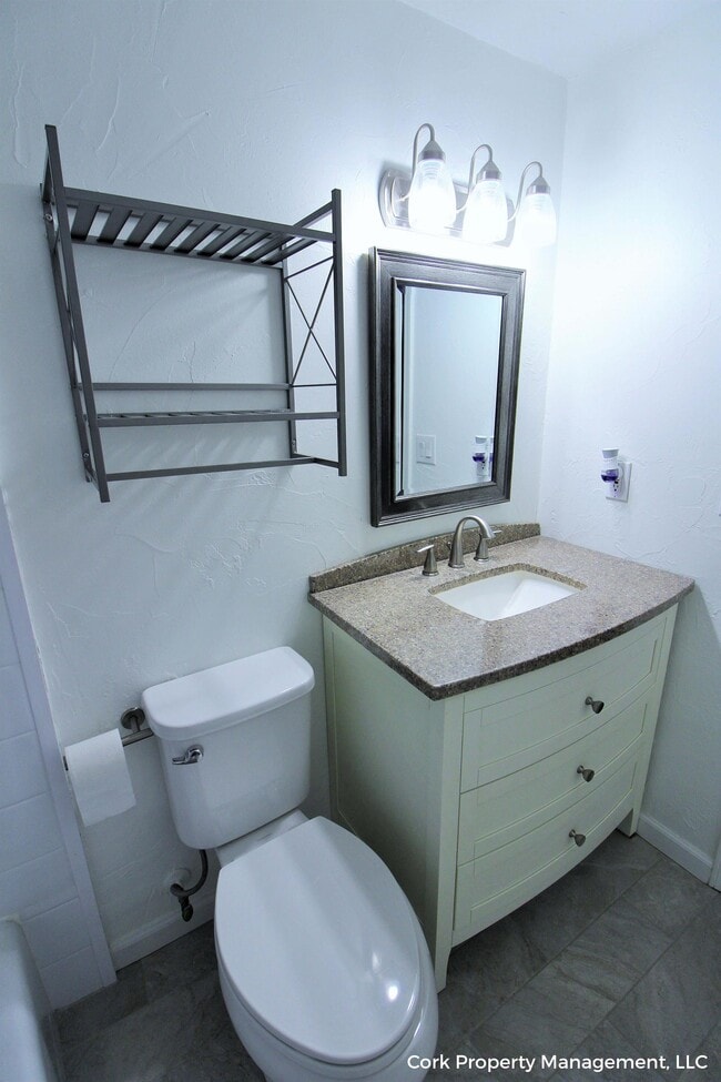 Building Photo - 609 Belle Air Ave