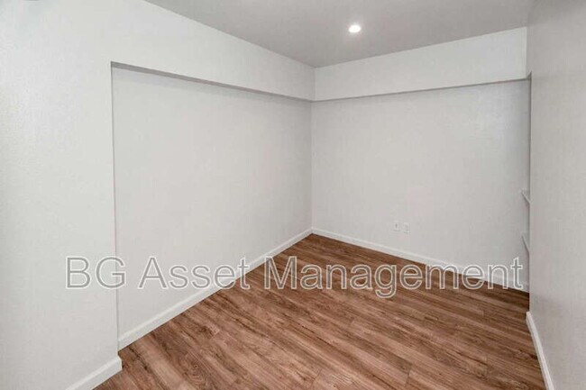 Building Photo - 50 Frey Pl