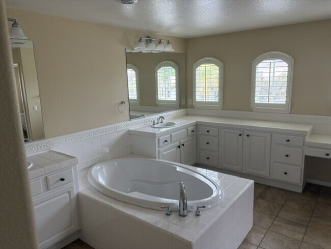 Building Photo - 45486 Olive Ct