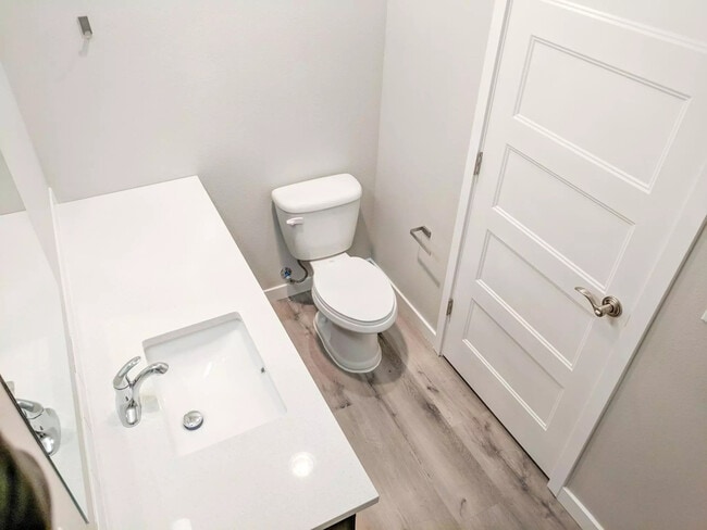 Building Photo - 8300 SE Flavel St