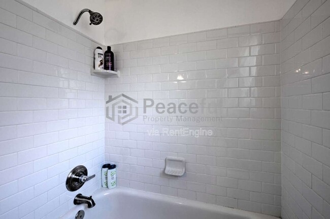 Building Photo - 462 E Haven Ave