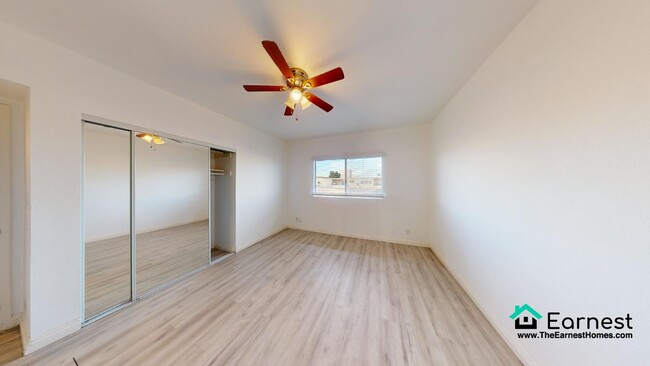 Building Photo - 2 + 2 Spacious 2-Bedroom Condo with Top-Ti...