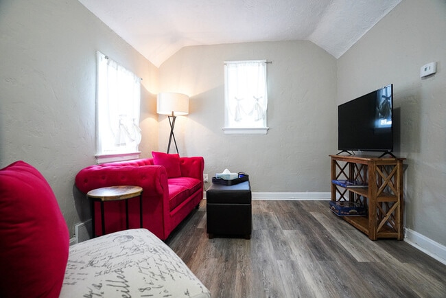 Building Photo - 1252 Sage Ave