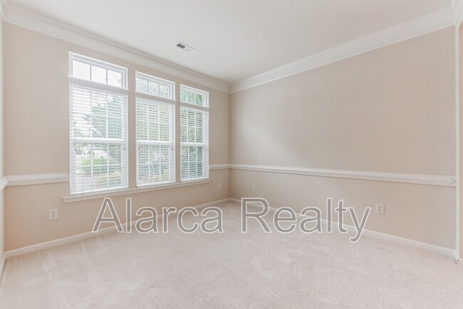 Building Photo - 131 Ivy Creek Ln