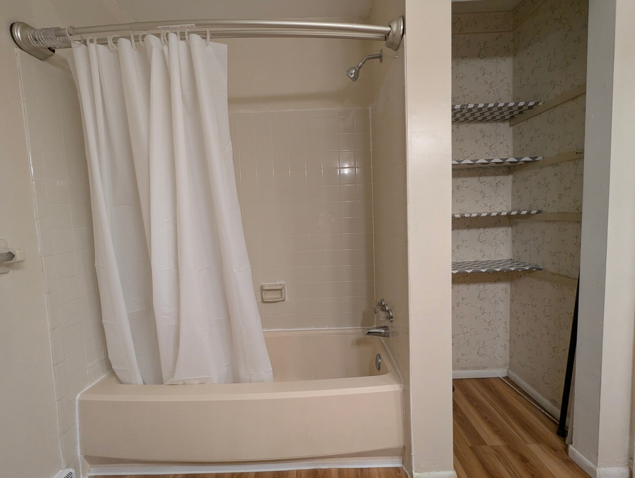 Building Photo - 5118 E Brigantine Ct