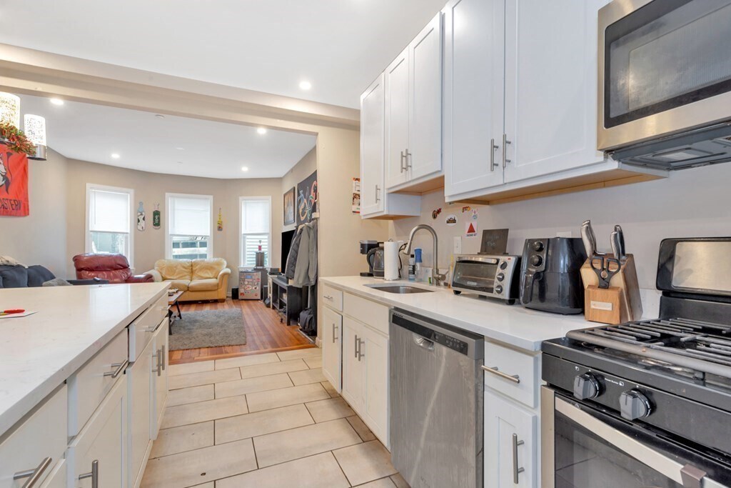 Building Photo - 228 Calumet St