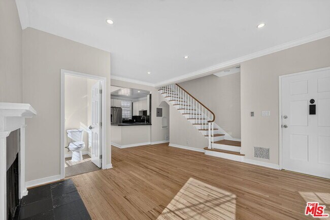 Building Photo - 215 S Gale Dr