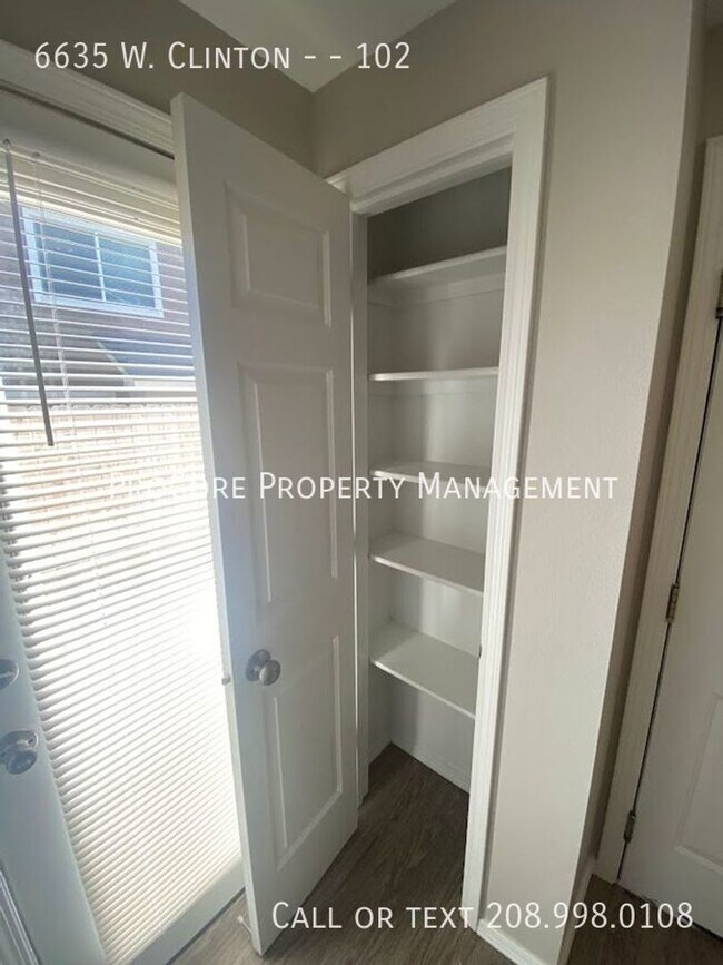 Building Photo - 6635 W Clinton Ln