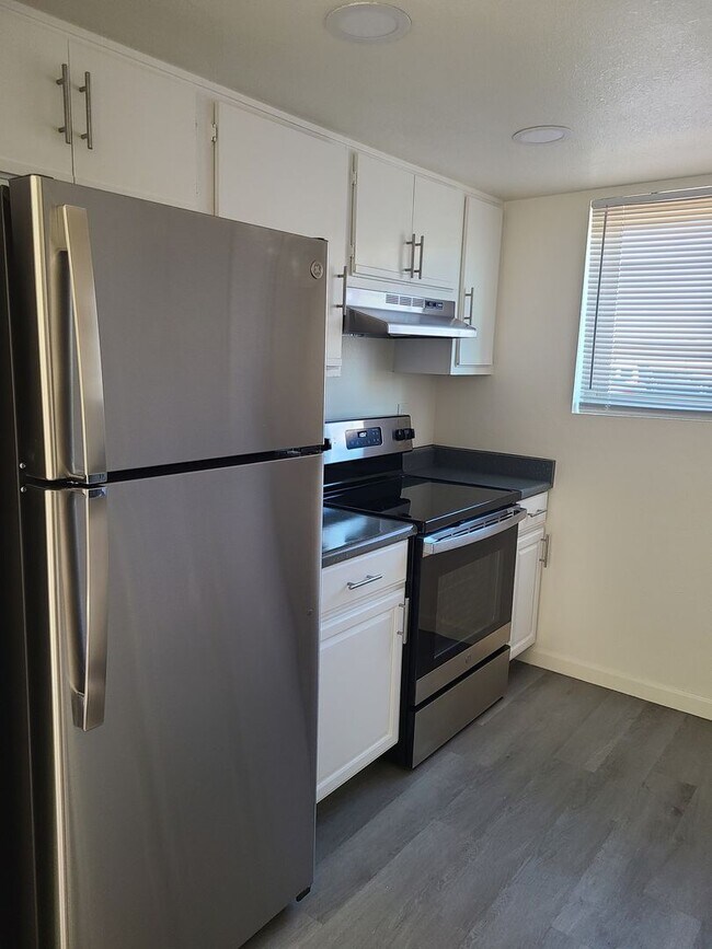 Building Photo - Newly Renovated 2 Bedroom, 1 Bath with Washer/Dryer Hook Ups.  SECTION 8 ACCEPTED