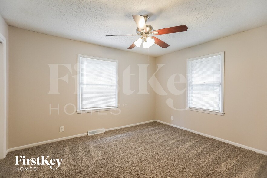 Building Photo - 8313 E 85th Terrace