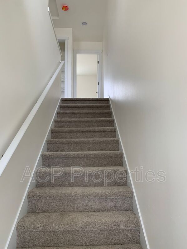 Building Photo - 2285 Brome St