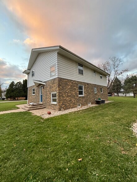 Building Photo - 2950 N 184th St