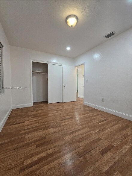 Building Photo - 3417 SW 25th Ter