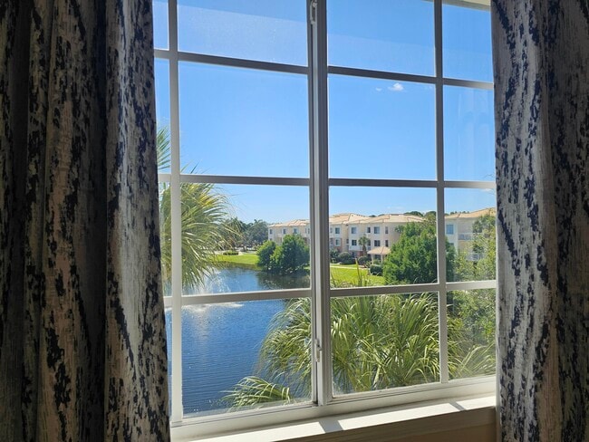 Building Photo - 8308 Myrtlewood Cir W