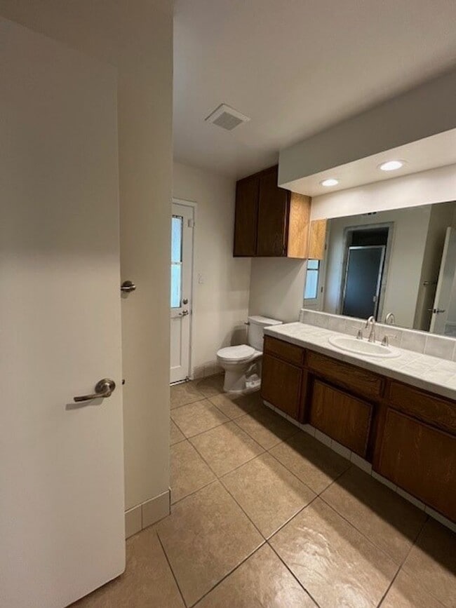 Building Photo - 8900 Campus Park Ct