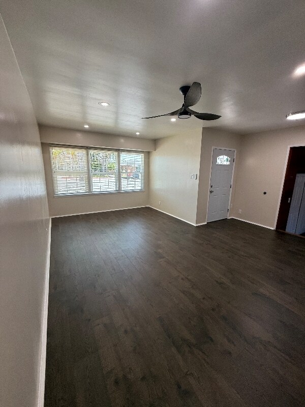 Building Photo - 9936 Rosecrans Ave