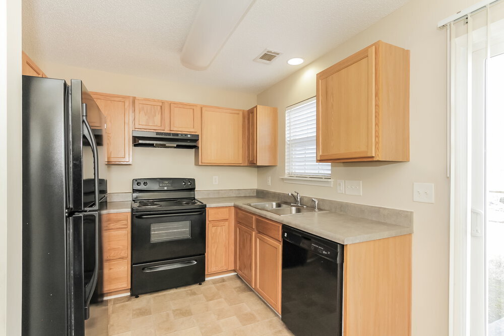 Building Photo - 17113 Greenlawn Hills Ct