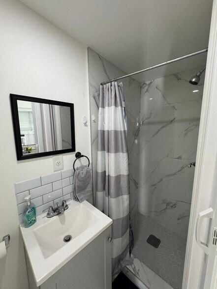 Building Photo - 6242 SW 24th St