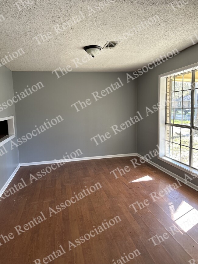 Building Photo - 56 Martha Dr