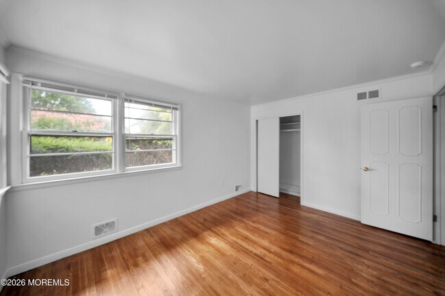 Building Photo - 170 Bingham Ave