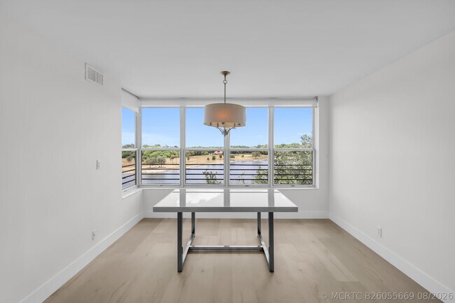 Building Photo - 2768 Carambola Cir S
