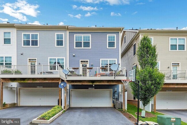 Building Photo - 11882 Country Squire Way