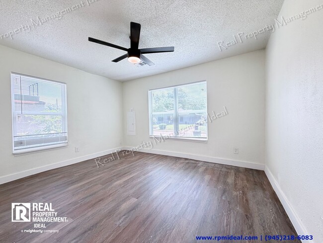 Building Photo - 2513 Southland St