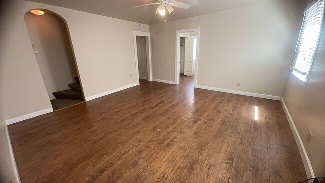Building Photo - Delightful 2 Bedroom 1.5 Bath home