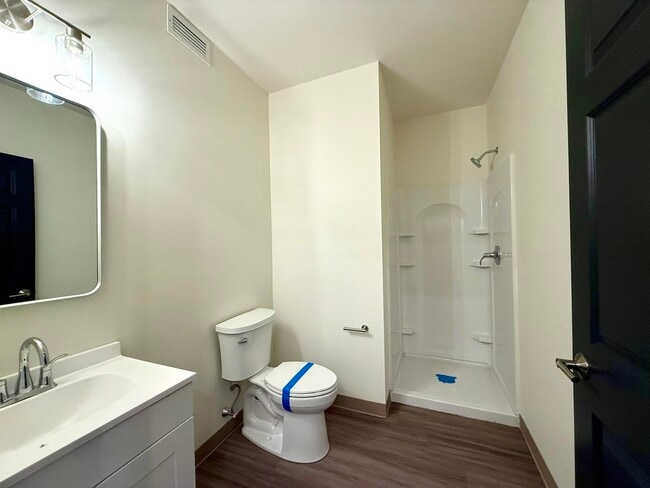 Building Photo - 1138 Elm St