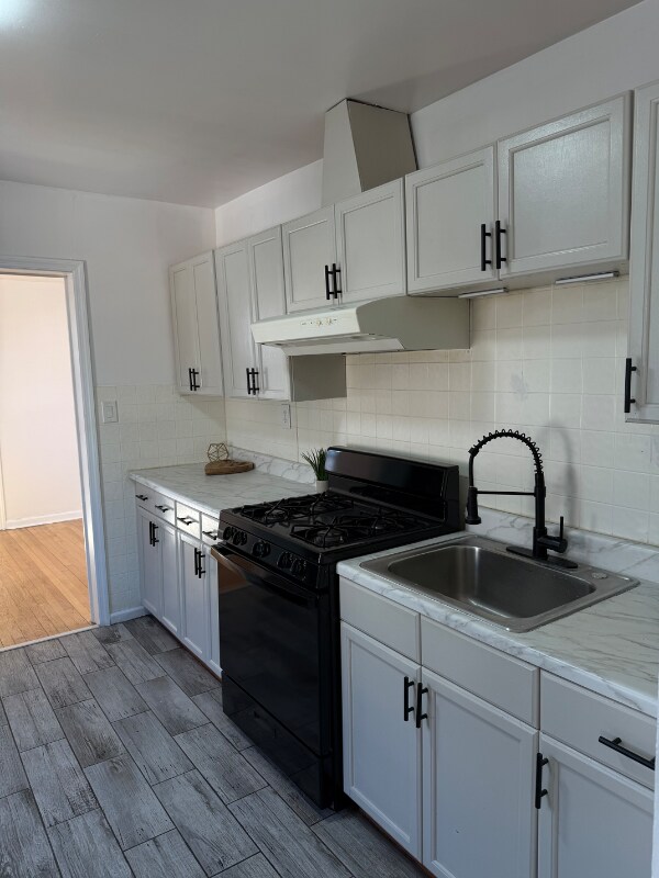 Building Photo - 10 Maolis Ave