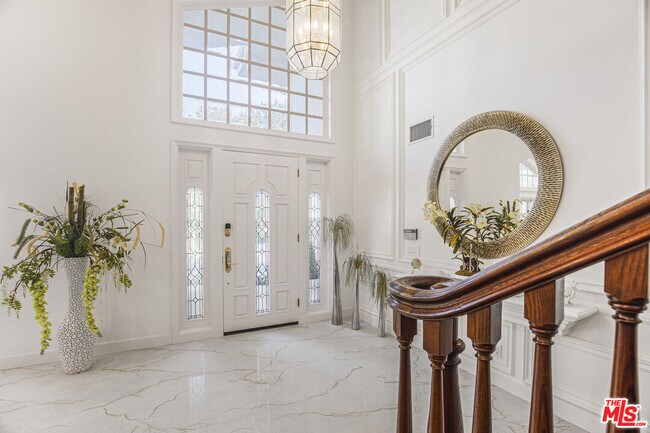 Building Photo - 6111 County Oak Rd