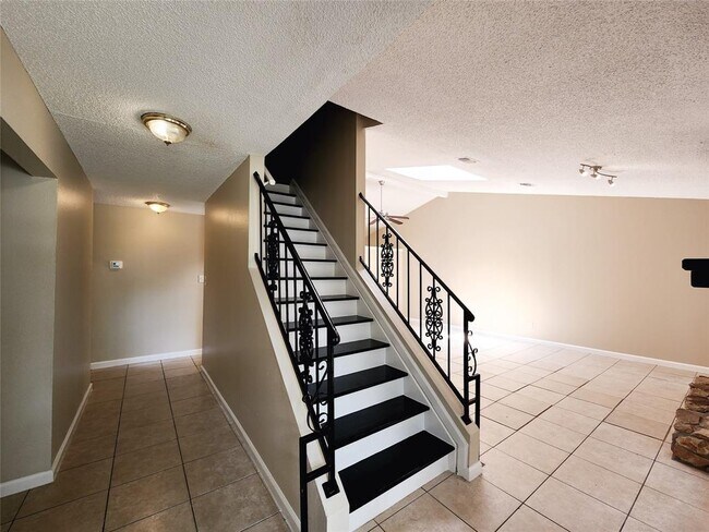 Building Photo - 3207 Glade Springs Dr
