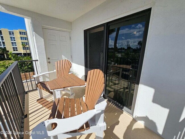 Building Photo - Ocean Paradise in Cocoa Beach