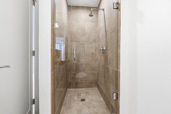 Building Photo - 10 Terminus Luxury 2 Bedroom Condo in Heart of Buckhead