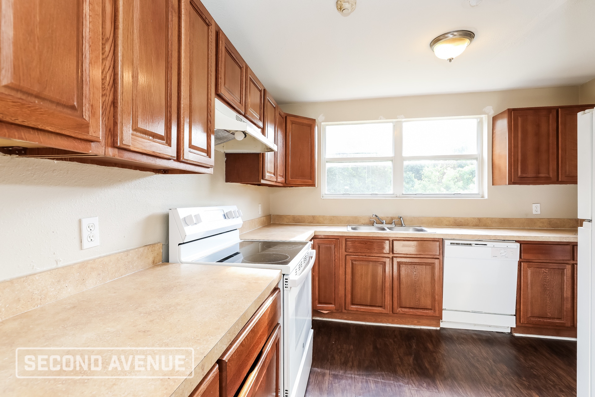 Building Photo - 1320 Bretta St