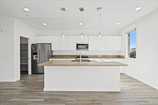 Building Photo - 11303 Kraft Mountain Ave