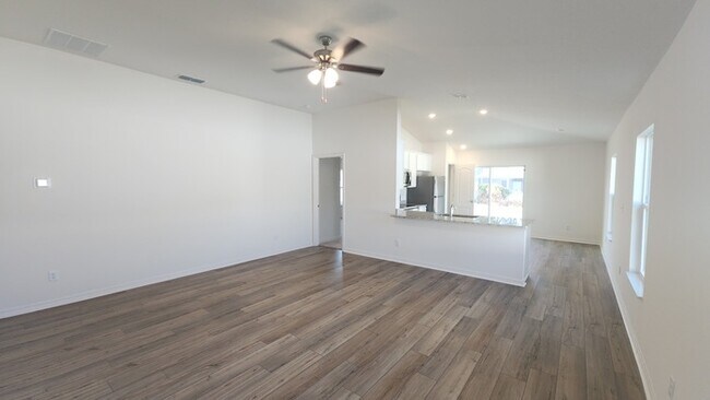 Building Photo - new 3/2 home