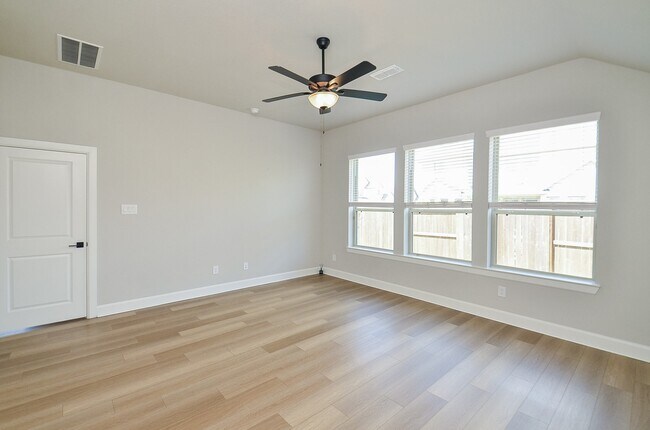 Building Photo - 18426 Bluebird Br Ln