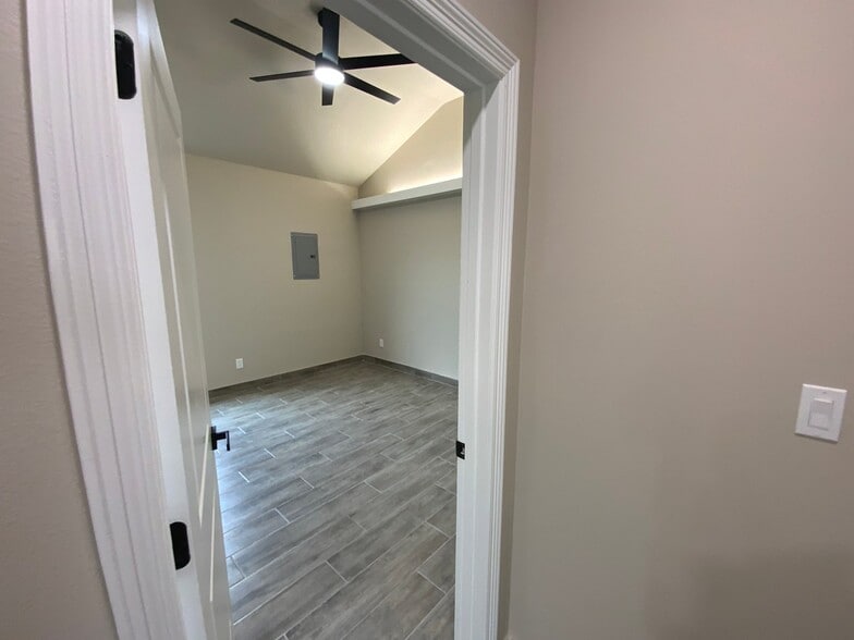 Building Photo - 508 Hope Dr